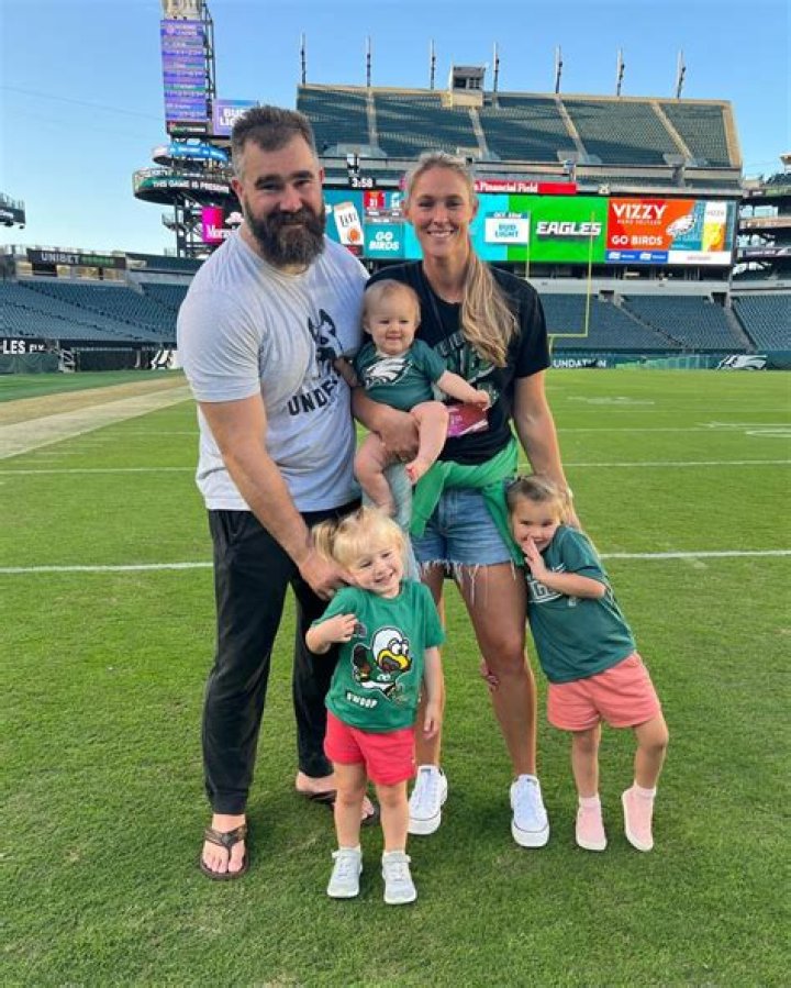 Discover The Age Of Travis Kelce's Wife: Kylie Kelce